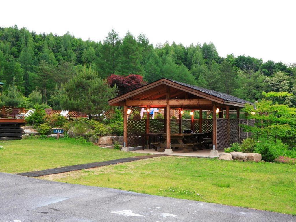 Pyeongchang Greenhill Pension Экстерьер фото