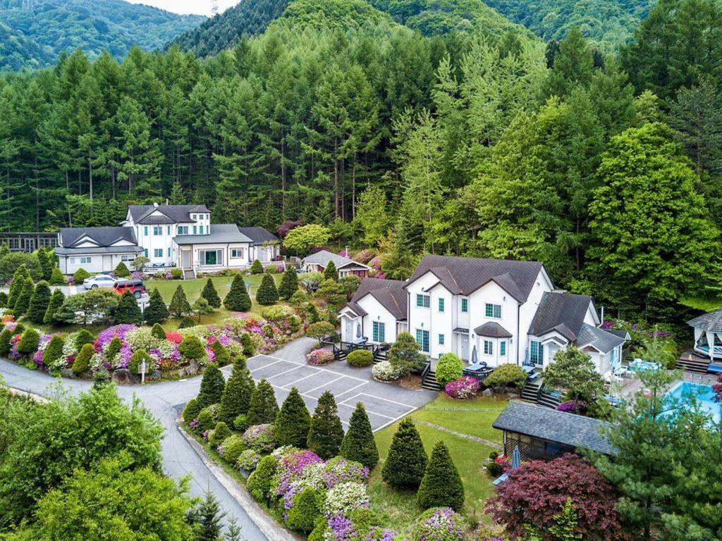 Pyeongchang Greenhill Pension Экстерьер фото